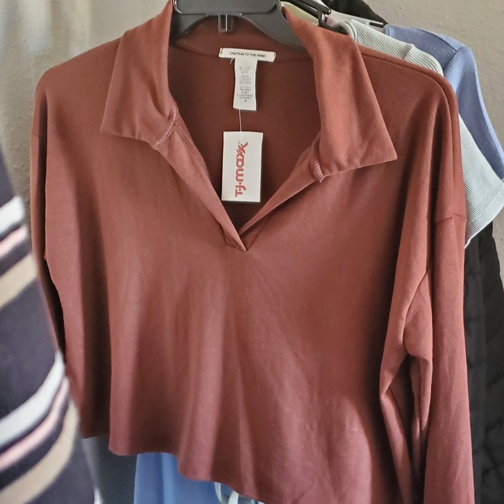 Womens Medium new short top